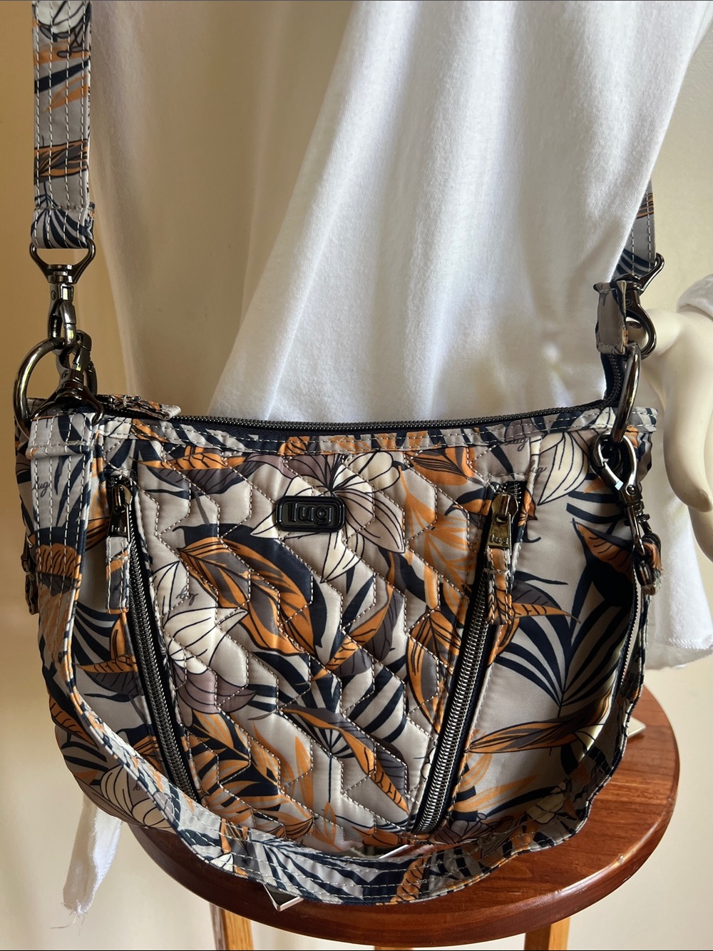 lug swivel floral crossbody or Shoulder Bag in Floral Print expandable zipper